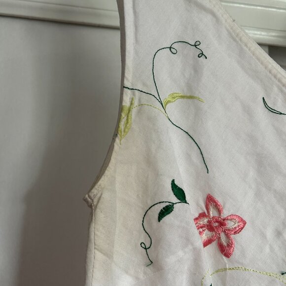 Lovely Vintage White Embroidered Tank Top - Picture 3 of 3